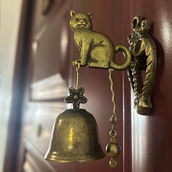 Vintage Metal Doorbell Animal Figure Decorative Doorbell Cat Shape Decoration Hanging Bell for Yard or Garden Decorative Retro Style Lovely Cat Hand Bell Antique Style Shopkeepers Door Bell