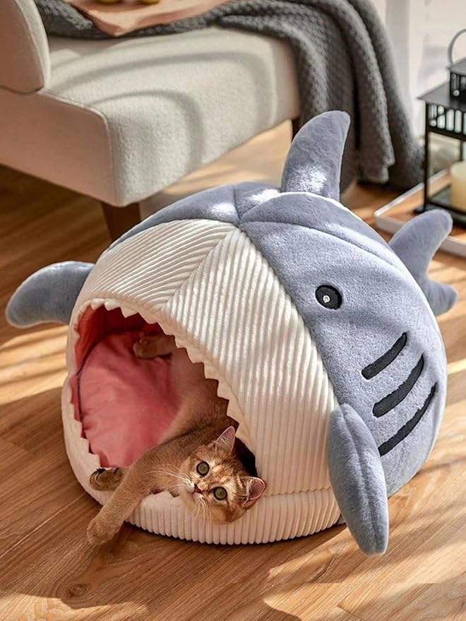 QWINEE Cat Mat Shark-Shaped Kennel Kitten Bed Hideout House Warm Soft Comfortable Semi-Closed Cat Dog Nest Blue M