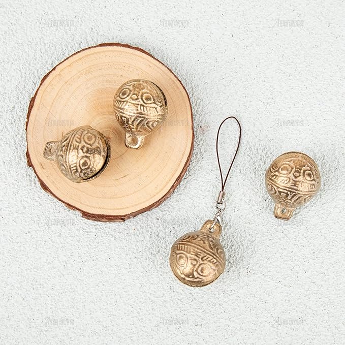 AUEAR, 8 Pack Vintage Brass Mini Jingle Bell DIY Craft 32mm Small Tibetan for Jewelry Making Charms Pendants Wind Chimes Home Door Decor
